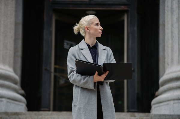 Quels sont les avantages de l'utilisation des technologies de blockchain pour la gestion des contrats intelligents ?